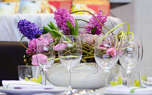 Aranjamente florale de nunta cu zambile targ Top Mariage Oradea 2013
